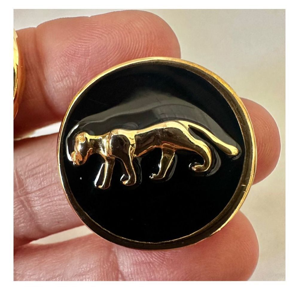 Black and gold tone leopard clip on earrings - Picture 3 of 6